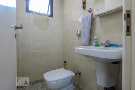 Apartamento à venda com 187m², 4 quartos e 3 vagasBanheiro de Serviço