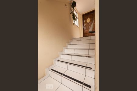 Apartamento à venda com 48m², 2 quartos e 1 vaga Apartamento à venda com 48m², 2 quartos e 1 vagaEscada de acesso