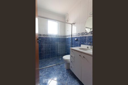 Casa à venda com 143m², 3 quartos e 2 vagasBanheiro suíte 3