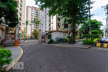 Apartamento à venda com 126m², 2 quartos e 2 vagas Apartamento à venda com 126m², 2 quartos e 2 vagasEntrada