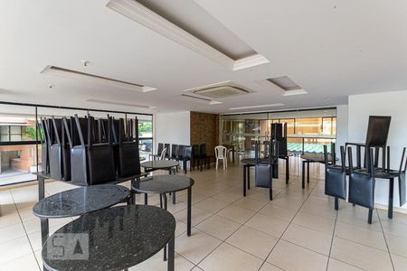 Apartamento à venda com 126m², 2 quartos e 2 vagas Apartamento à venda com 126m², 2 quartos e 2 vagasÁrea comum - Salão de festas