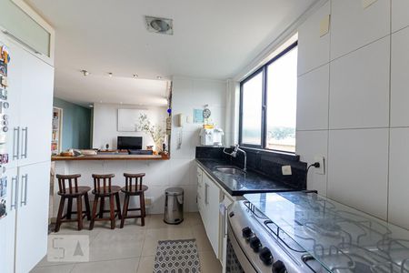 Apartamento à venda com 126m², 2 quartos e 2 vagas Apartamento à venda com 126m², 2 quartos e 2 vagasCozinha