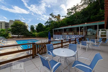 Apartamento à venda com 126m², 2 quartos e 2 vagas Apartamento à venda com 126m², 2 quartos e 2 vagasÁrea comum - Piscina