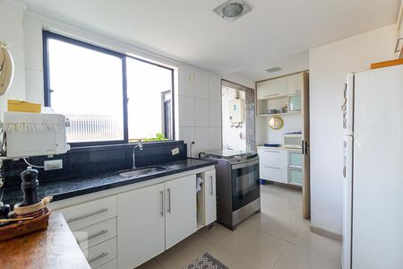 Apartamento à venda com 126m², 2 quartos e 2 vagas Apartamento à venda com 126m², 2 quartos e 2 vagasCozinha