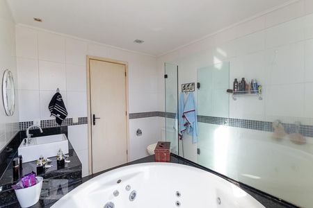 Apartamento à venda com 126m², 2 quartos e 2 vagas Apartamento à venda com 126m², 2 quartos e 2 vagasBanheiro da Suite Master