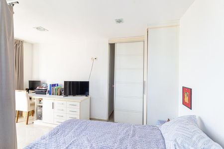 Apartamento à venda com 126m², 2 quartos e 2 vagas Apartamento à venda com 126m², 2 quartos e 2 vagasSuite Master