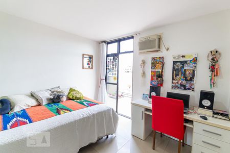 Apartamento à venda com 126m², 2 quartos e 2 vagas Apartamento à venda com 126m², 2 quartos e 2 vagasQuarto 1