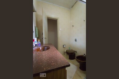 Casa à venda com 180m², 3 quartos e 6 vagasBanheiro