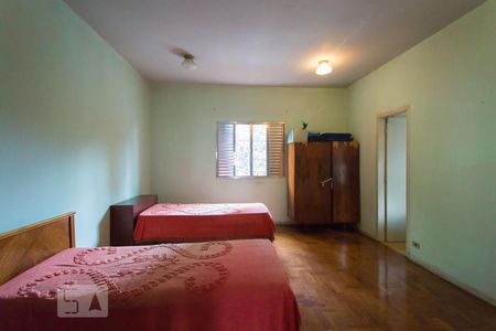 Casa à venda com 180m², 3 quartos e 6 vagasQuarto 2 - Suíte