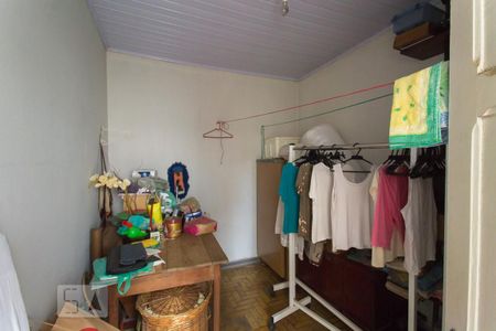 Casa à venda com 180m², 3 quartos e 6 vagasQuarto Serviço