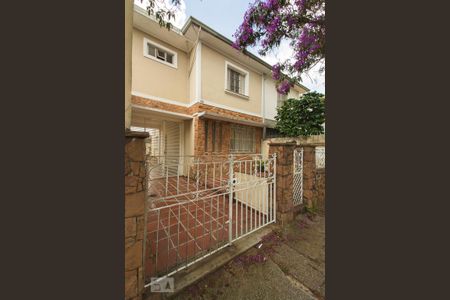 Casa à venda com 180m², 3 quartos e 6 vagasFachada