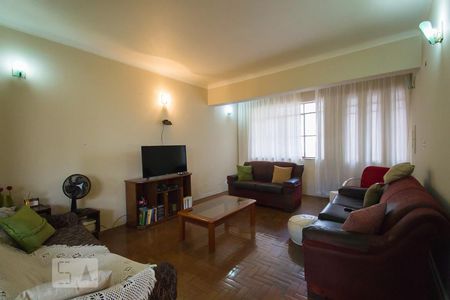 Sala de casa à venda com 3 quartos, 180m² em Vila Moinho Velho, São Paulo