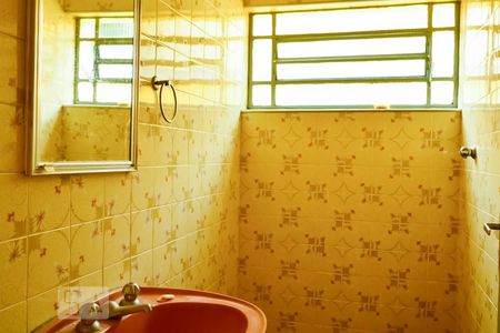 Casa para alugar com 170m², 3 quartos e 1 vaga Casa para alugar com 170m², 3 quartos e 1 vagaBanheiro Vista ampla