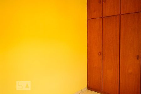 Quarto 2 Vista Lateral Esquerda de casa para alugar com 3 quartos, 170m² em Vila Ré, São Paulo