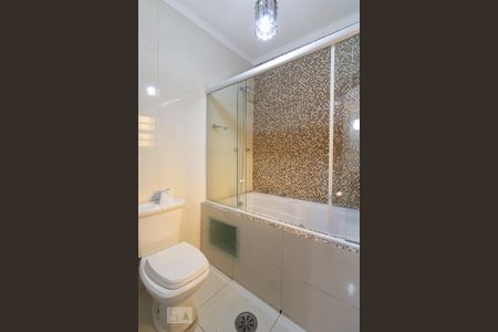 Casa para alugar com 278m², 5 quartos e 2 vagas Casa para alugar com 278m², 5 quartos e 2 vagasBanheiro da Suíte