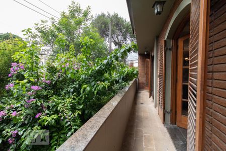 Casa para alugar com 278m², 5 quartos e 2 vagas Casa para alugar com 278m², 5 quartos e 2 vagasVaranda
