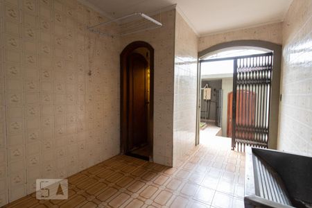Casa para alugar com 278m², 5 quartos e 2 vagas Casa para alugar com 278m², 5 quartos e 2 vagasLavanderia