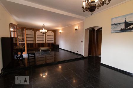 Casa para alugar com 278m², 5 quartos e 2 vagasSala