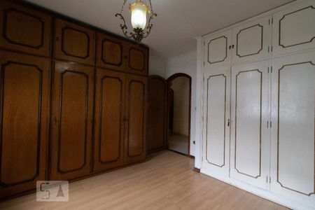 Casa para alugar com 278m², 5 quartos e 2 vagas Casa para alugar com 278m², 5 quartos e 2 vagasQuarto 3