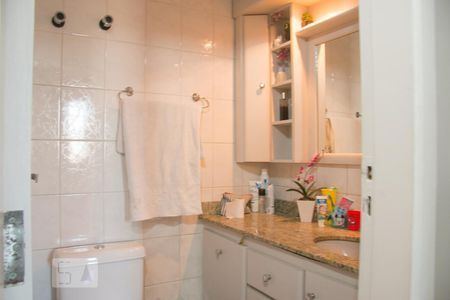 Banheiro de apartamento à venda com 3 quartos, 70m² em Vila Carrao, São Paulo