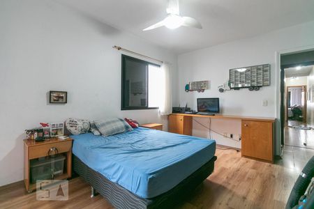 Casa à venda com 230m², 3 quartos e 5 vagasSuíte 2