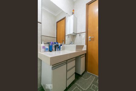 Casa à venda com 230m², 3 quartos e 5 vagasBanheiro da Suíte 3