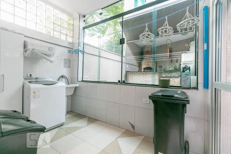 Casa à venda com 230m², 3 quartos e 5 vagasÁrea de Serviço