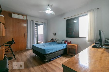 Casa à venda com 230m², 3 quartos e 5 vagasSuíte 2