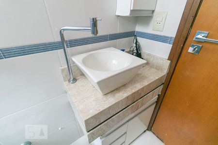 Casa à venda com 230m², 3 quartos e 5 vagasBanheiro da Suíte 2