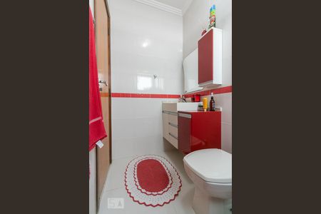 Casa à venda com 230m², 3 quartos e 5 vagasBanheiro da Suíte 1