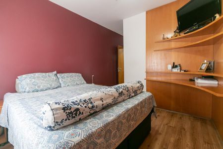 Casa à venda com 230m², 3 quartos e 5 vagasSuíte 3