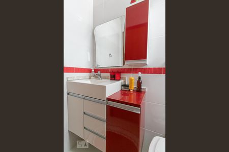 Casa à venda com 230m², 3 quartos e 5 vagasBanheiro da Suíte 1