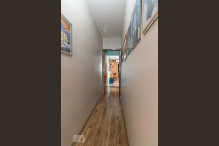 Casa à venda com 230m², 3 quartos e 5 vagasCorredor