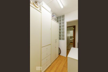 Casa à venda com 240m², 5 quartos e 2 vagasQuarto de Serviço