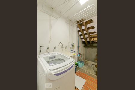 Casa à venda com 240m², 5 quartos e 2 vagasÁrea de Serviço 2