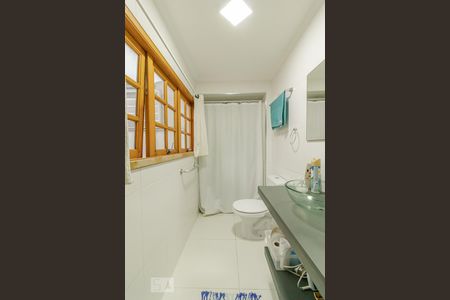 Casa à venda com 240m², 5 quartos e 2 vagasBanheiro da Suite 2