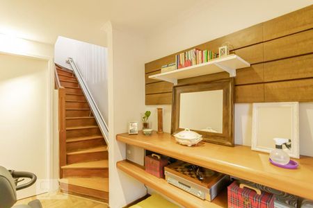 Casa à venda com 240m², 5 quartos e 2 vagasEntrada