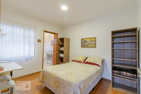 Casa à venda com 240m², 5 quartos e 2 vagasSuite 3