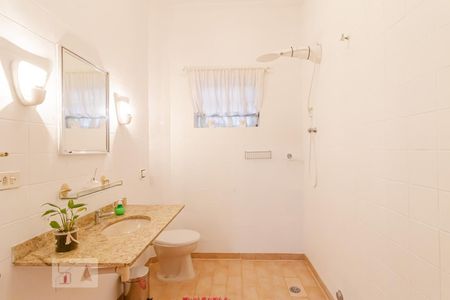 Casa à venda com 240m², 5 quartos e 2 vagasBanheiro
