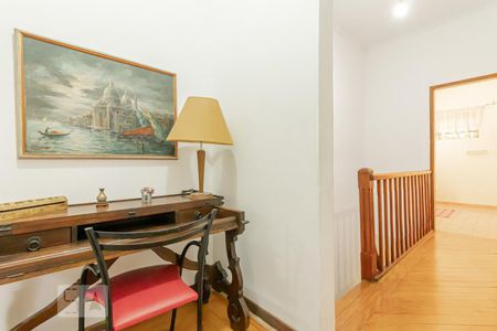 Casa à venda com 240m², 5 quartos e 2 vagasCorredor