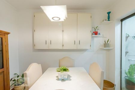 Casa à venda com 240m², 5 quartos e 2 vagasCopa