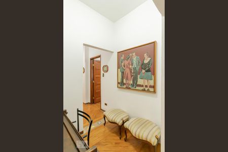 Casa à venda com 240m², 5 quartos e 2 vagasCorredor