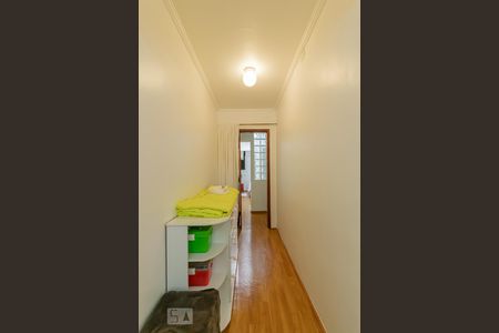 Casa à venda com 240m², 5 quartos e 2 vagasCorredor