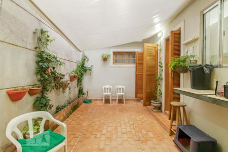 Casa à venda com 240m², 5 quartos e 2 vagasQuintal