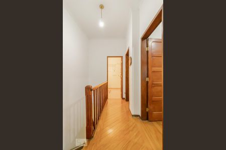 Casa à venda com 240m², 5 quartos e 2 vagasCorredor