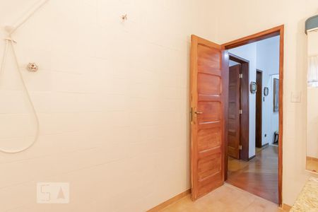 Casa à venda com 240m², 5 quartos e 2 vagasBanheiro