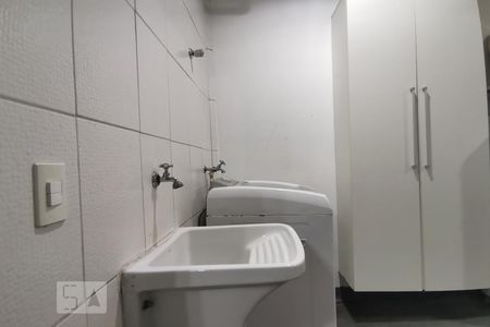 Casa de condomínio à venda com 146m², 3 quartos e 2 vagas Casa de condomínio à venda com 146m², 3 quartos e 2 vagasDetalhe da área de serviço