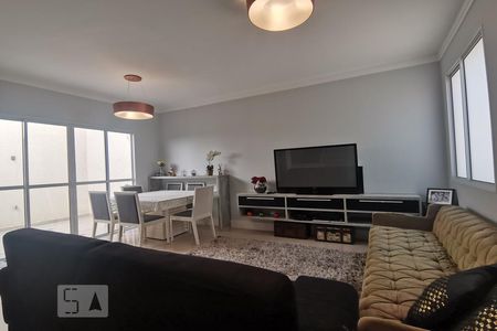 Sala de casa de condomínio à venda com 3 quartos, 146m² em Jardim Monte Kemel, São Paulo