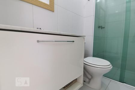 Casa de condomínio à venda com 146m², 3 quartos e 2 vagas Casa de condomínio à venda com 146m², 3 quartos e 2 vagasDetalhe do Banheiro da Suíte