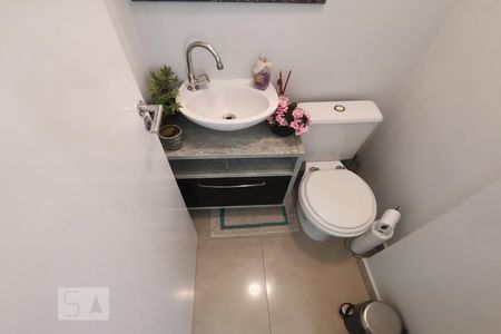 Casa de condomínio à venda com 146m², 3 quartos e 2 vagas Casa de condomínio à venda com 146m², 3 quartos e 2 vagasLavabo